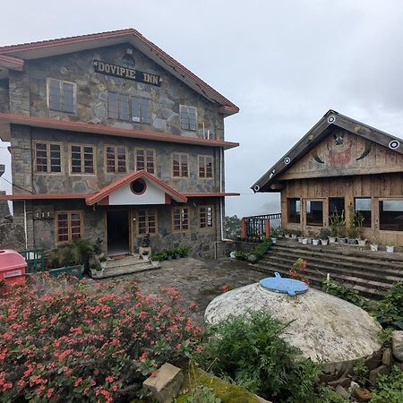 Dovipie Inn Kohima Luaran gambar