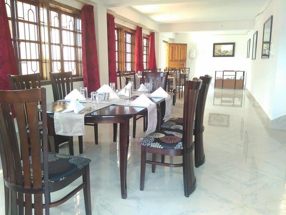Dovipie Inn Kohima Luaran gambar
